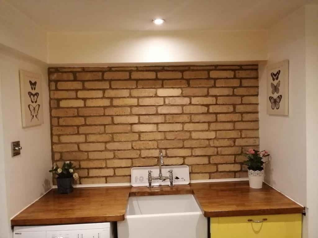 Entire 2-Bedroom Flat In Camden Londres Exterior foto