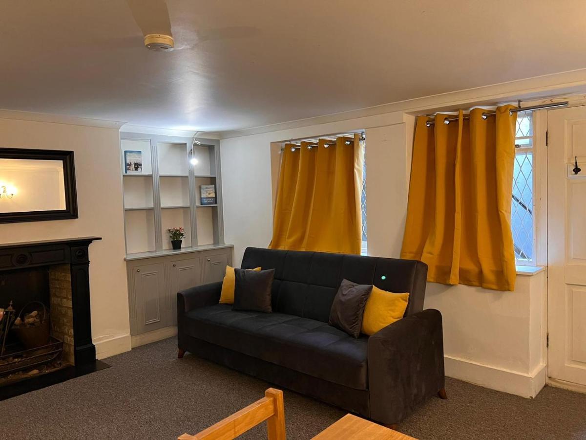 Entire 2-Bedroom Flat In Camden Londres Exterior foto